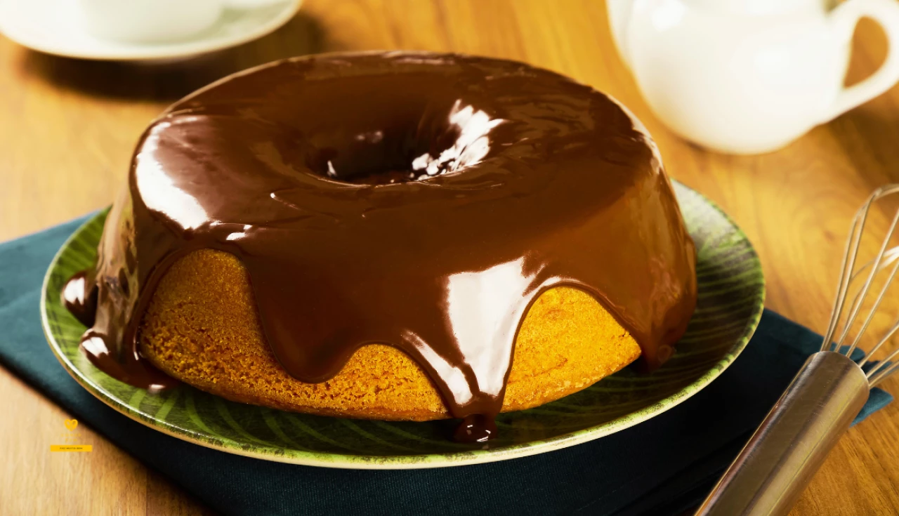 Como Fazer Bolo de Cenoura Fofinho com Cobertura de Chocolate Caseira
